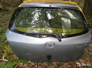 Крышка багажника. Toyota Yaris