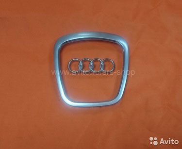 Эмблема подушки безопасности Audi 2010г